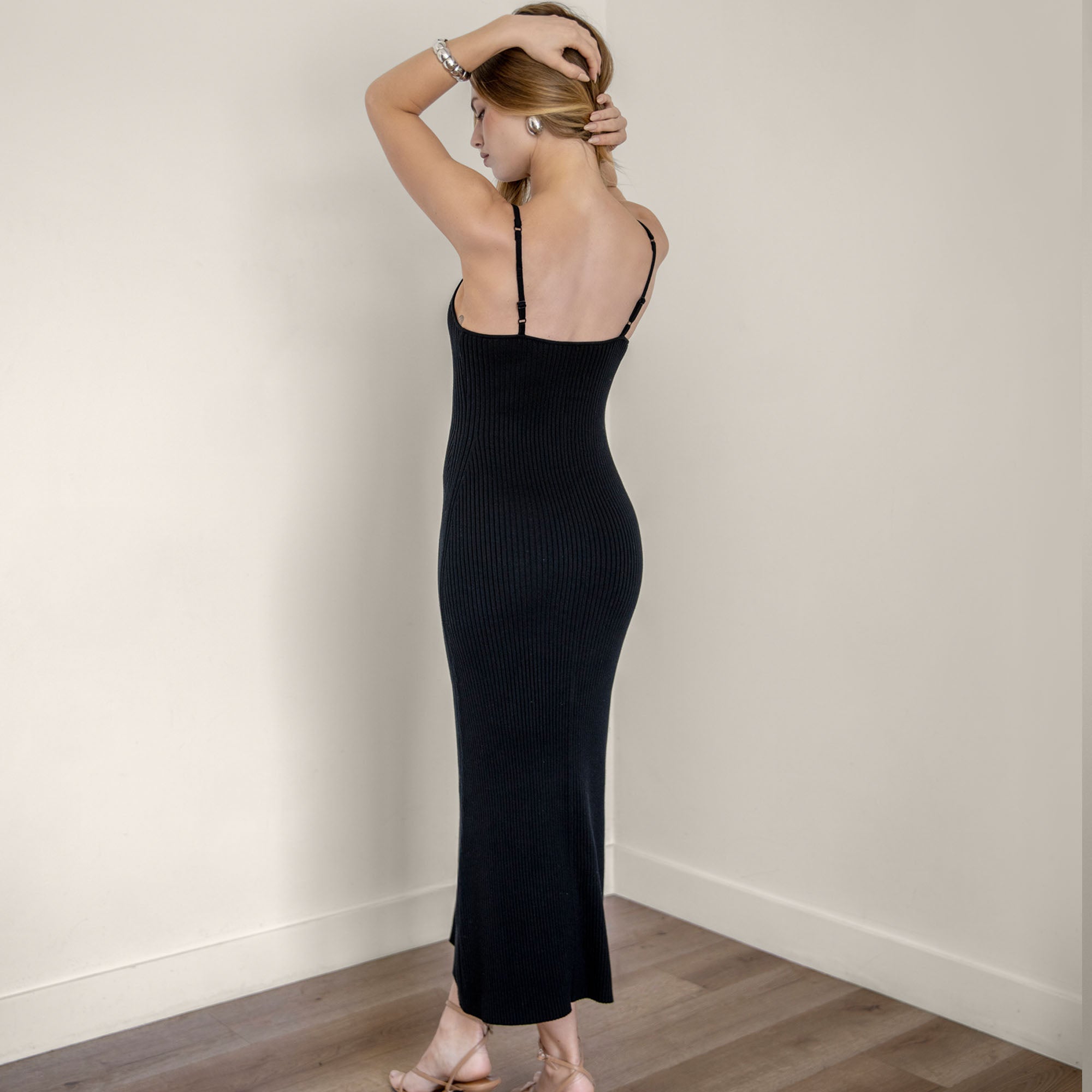 juliette-black-3.jpg