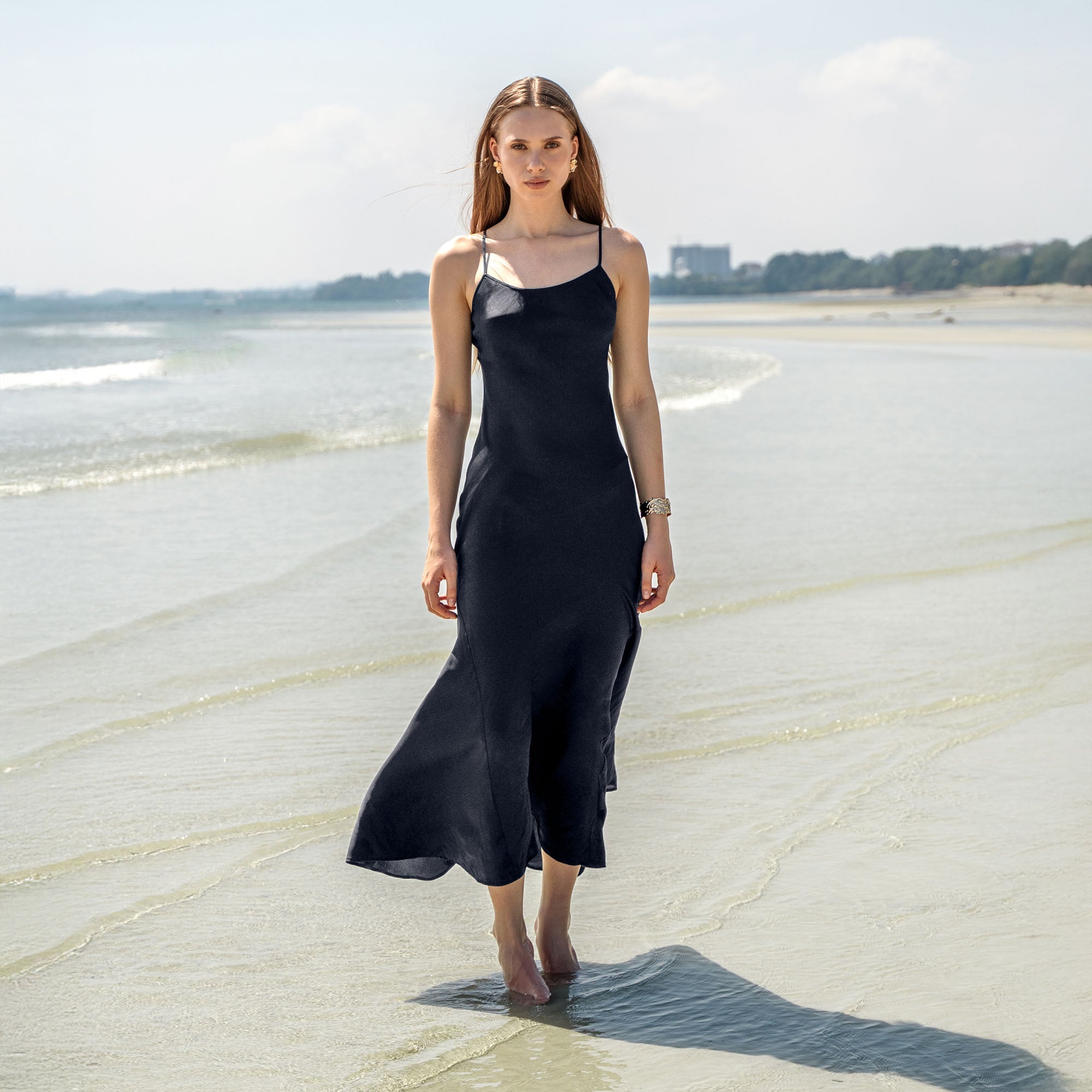marlowe-2.jpg #color:Navy