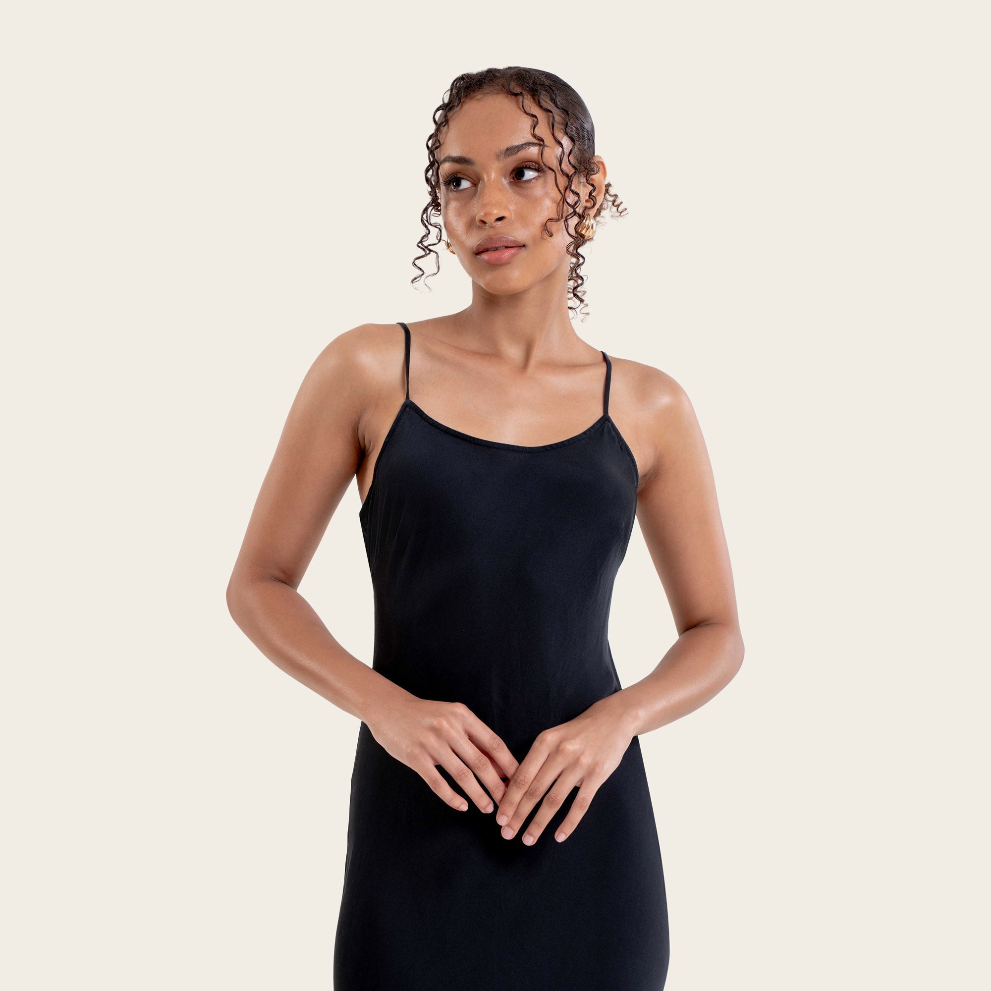 marlowe-black-3.jpg #color:Black