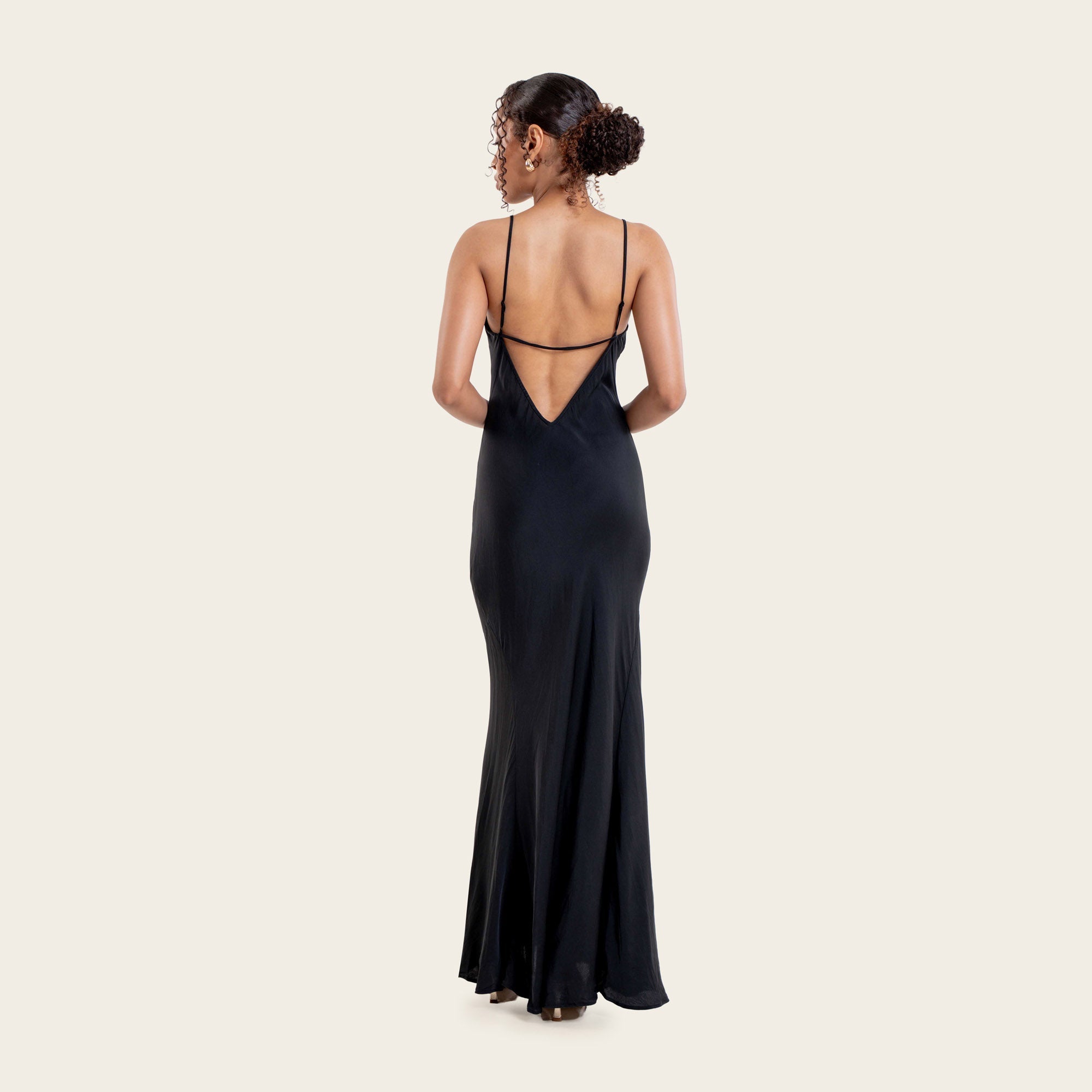 marlowe-black-1.jpg #color:Black