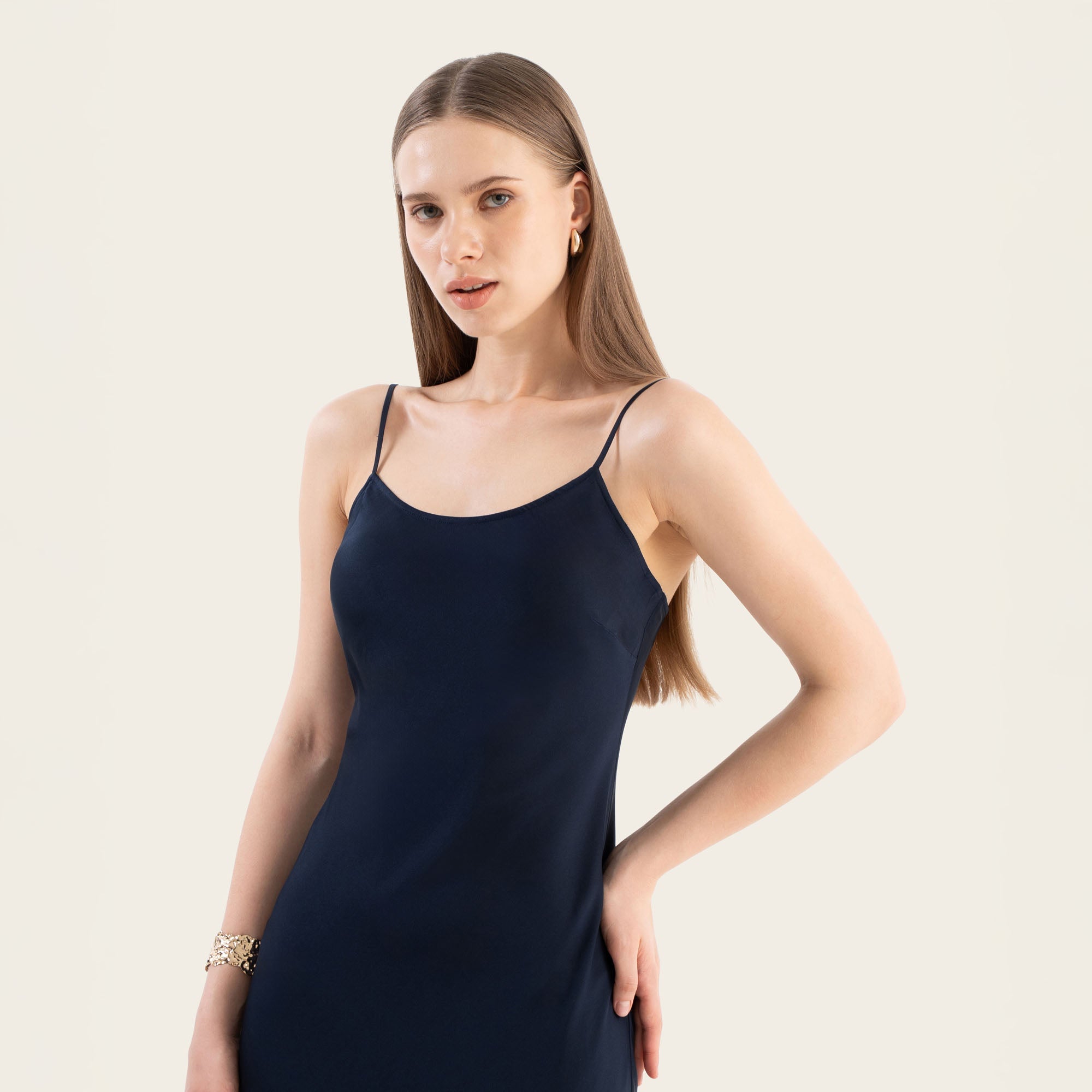 marlowe-blue-2.jpg #color:Navy